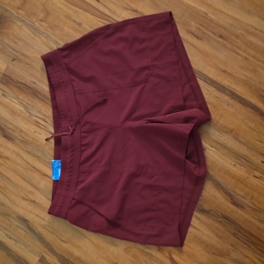 Kühl kurve women's shorts new with tags burgundy